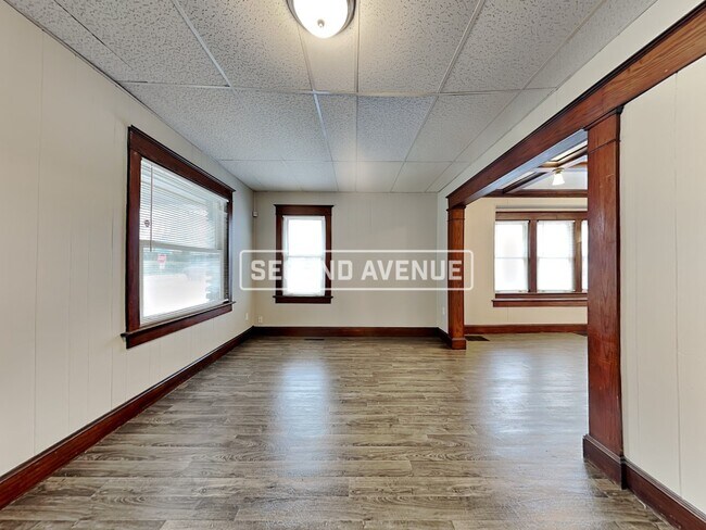 Building Photo - 2700 E 40th ST