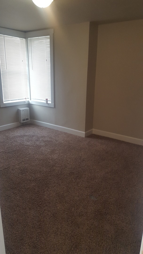 Building Photo - This Charming 2 bed, 1 bath Single Family Home is available August 10th!!