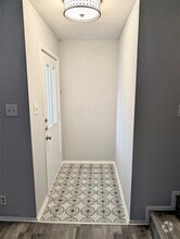 Building Photo - 2102 Kirksey Dr