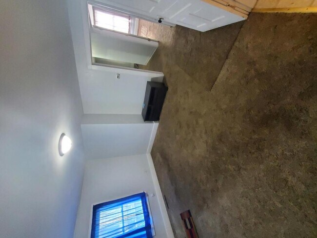 Building Photo - 515 North Cory St