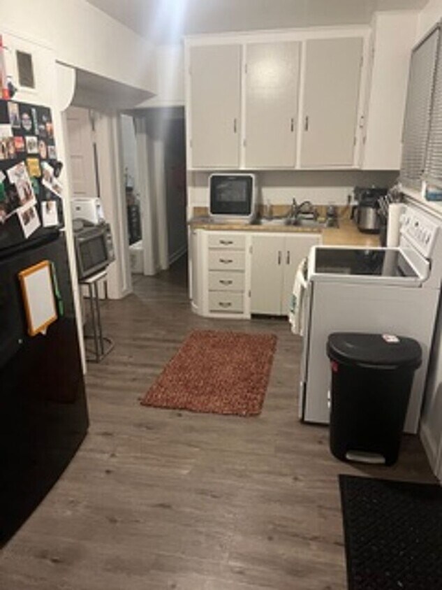 Foto principal - 905 3rd Ave NW