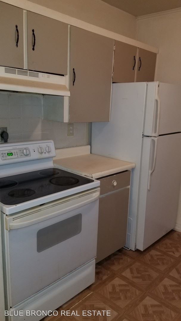 102 NW 63rd St, Gladstone, MO 64118 Condo for Rent in Gladstone, MO