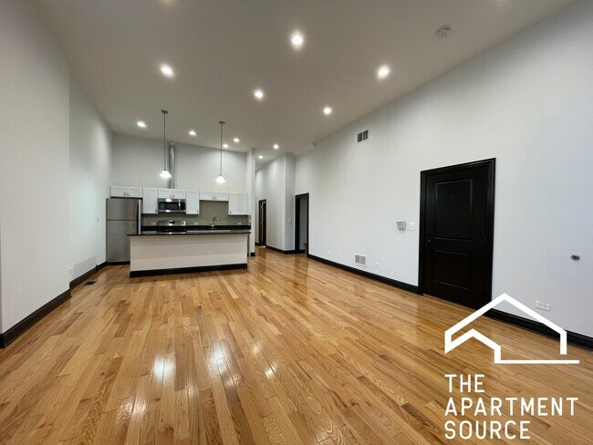Foto del edificio - 2842 W Augusta Blvd