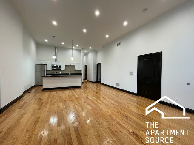 Photo - 2842 W Augusta Blvd Apartment