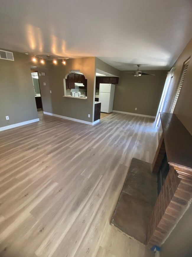 Building Photo - AMERICANA Property Mgmt - Downstairs 2 Beds condo in Spring Valley