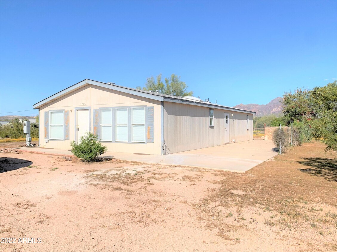 1225 N San Marcos Dr, Apache Junction, AZ 85120 House Rental in
