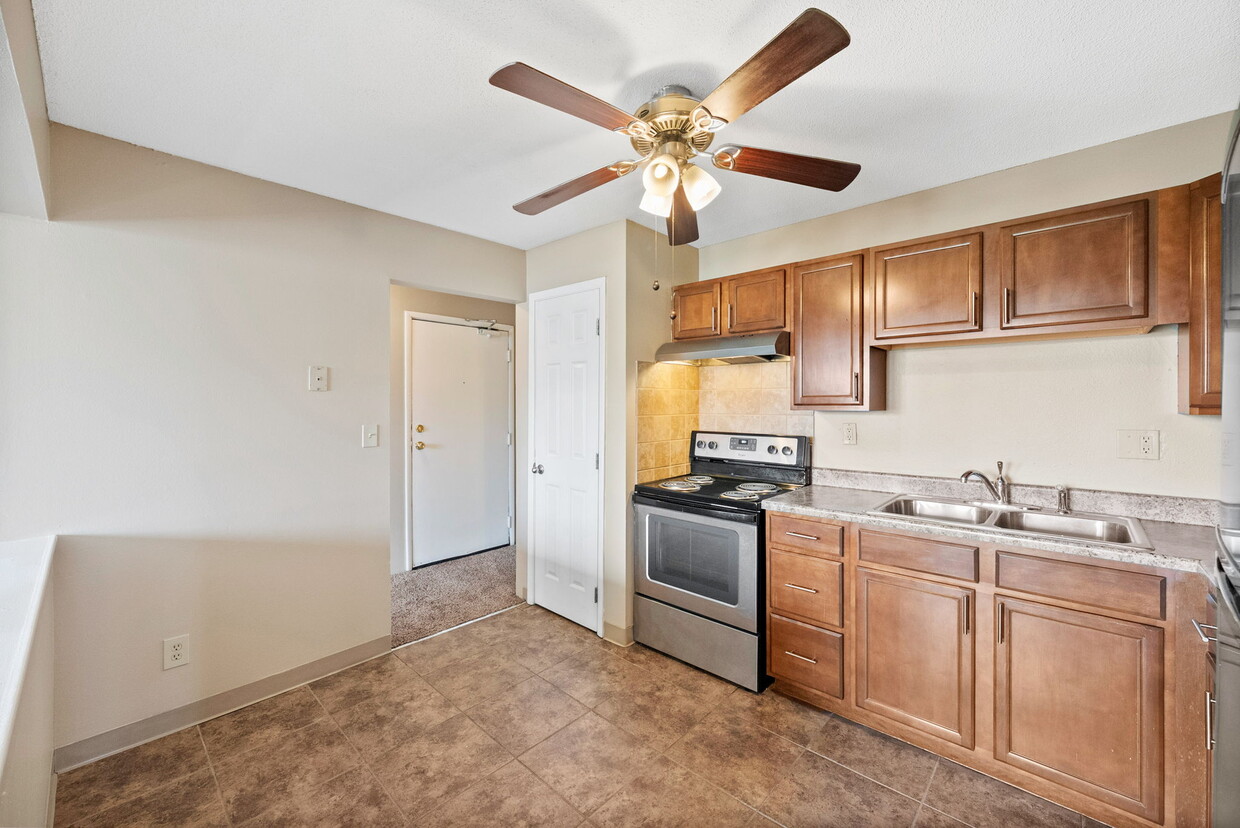 Primary Photo - Prairie Woods Apartments