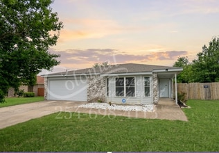 Building Photo - 4622 Ronald Dr