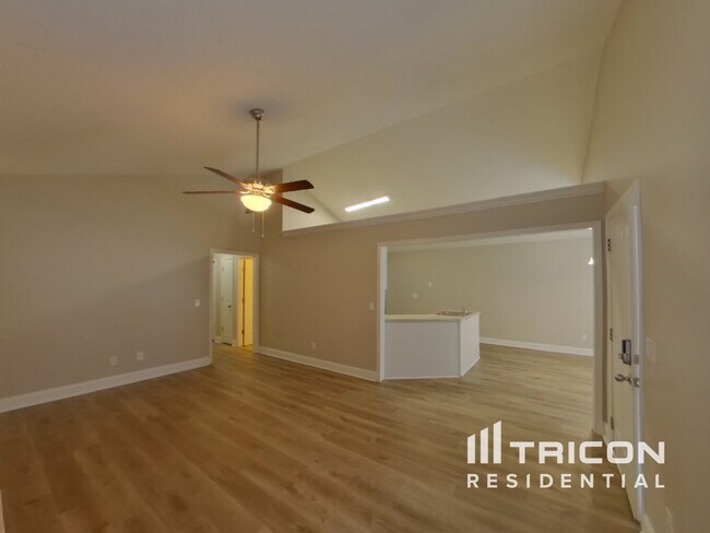 Foto del edificio - 1003 Cambridge Oaks Dr