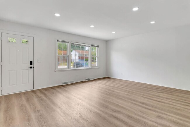 Foto del edificio - 5946 Sunridge Dr