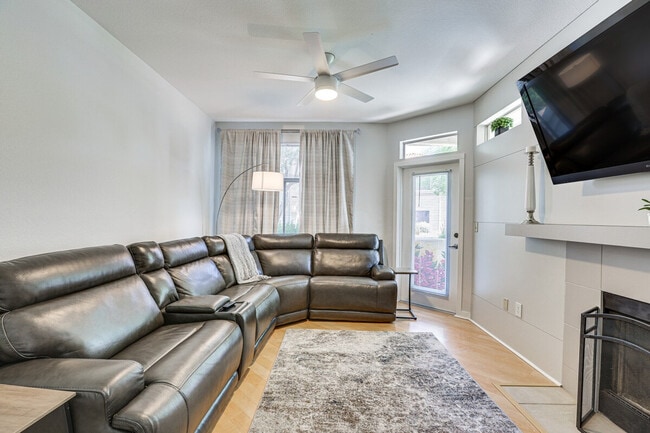 Building Photo - 11375 E Sahuaro Dr