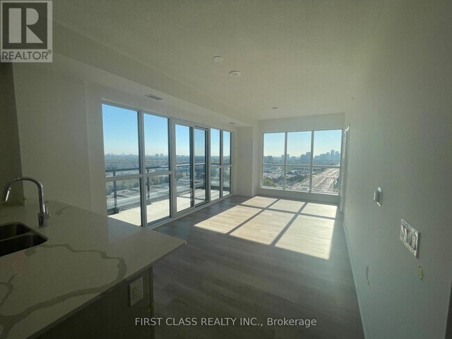Building Photo - 15 Watergarden Dr