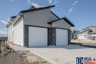 Building Photo - 9059 80 Ave