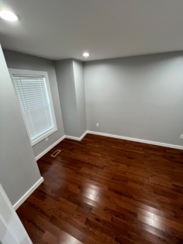 Building Photo - 48 Charterhouse Ave