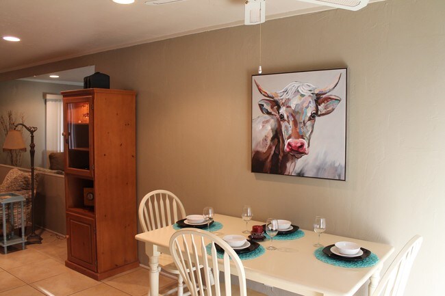 Foto del edificio - 1961 Park Terrace Pl