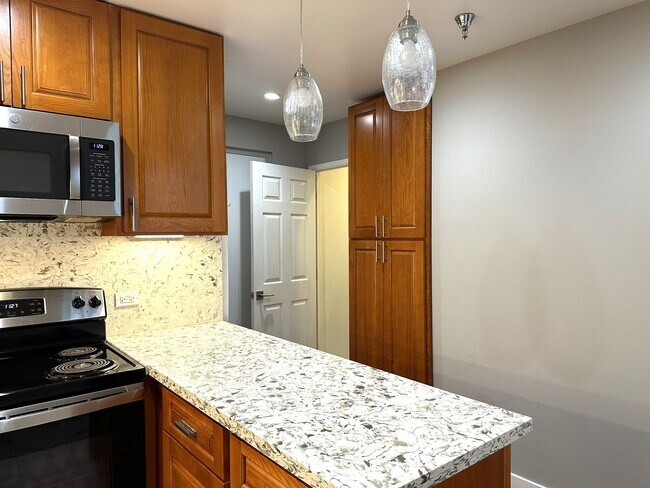 Foto del edificio - Pet Friendly Imperial Plaza 2BR/2.5BA/2PK - Ocean & City Views