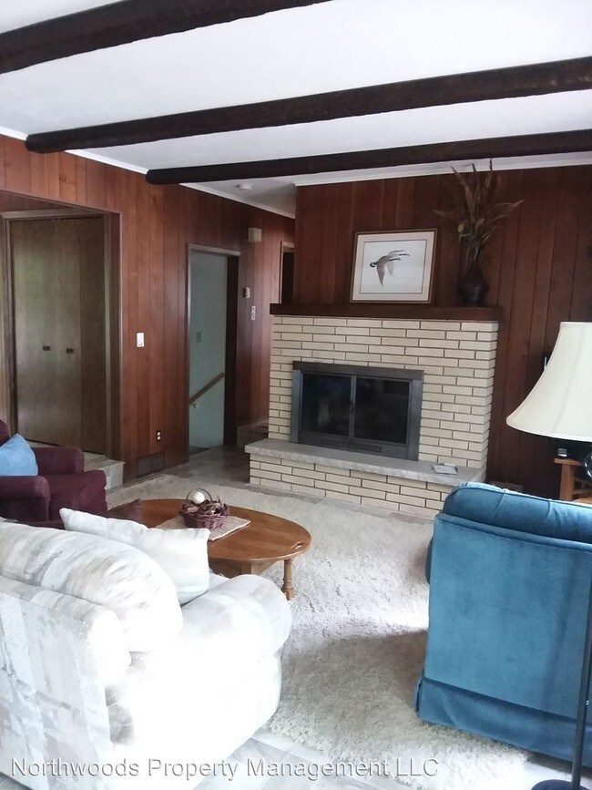 Foto del edificio - 8538 Huber Ln