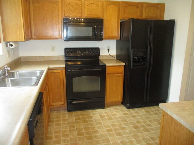 Building Photo - 2 Bed Xenia home in a quiet community!