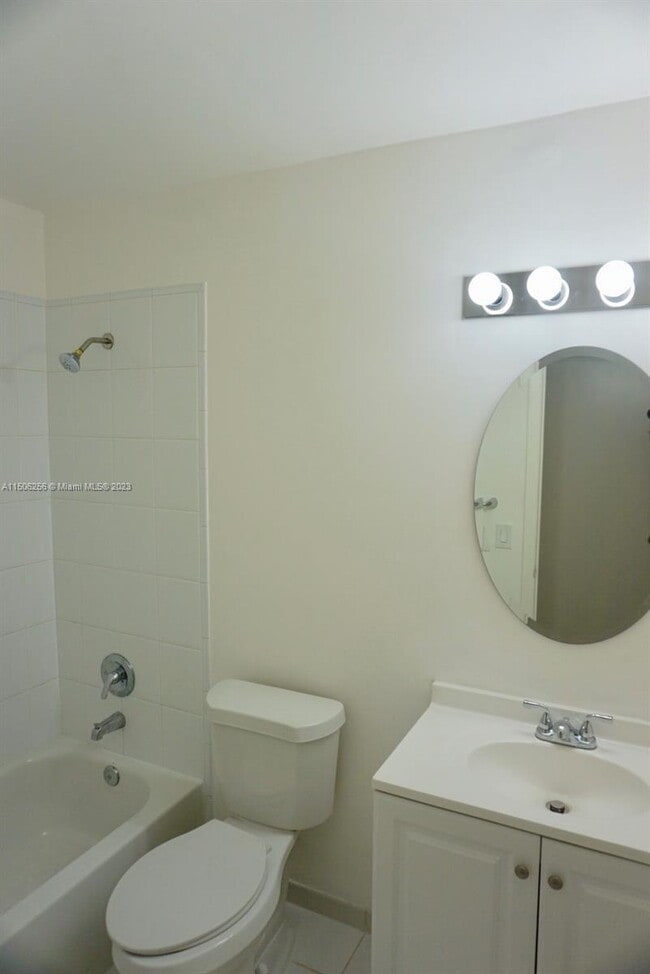 Building Photo - 10770 N Kendall Dr