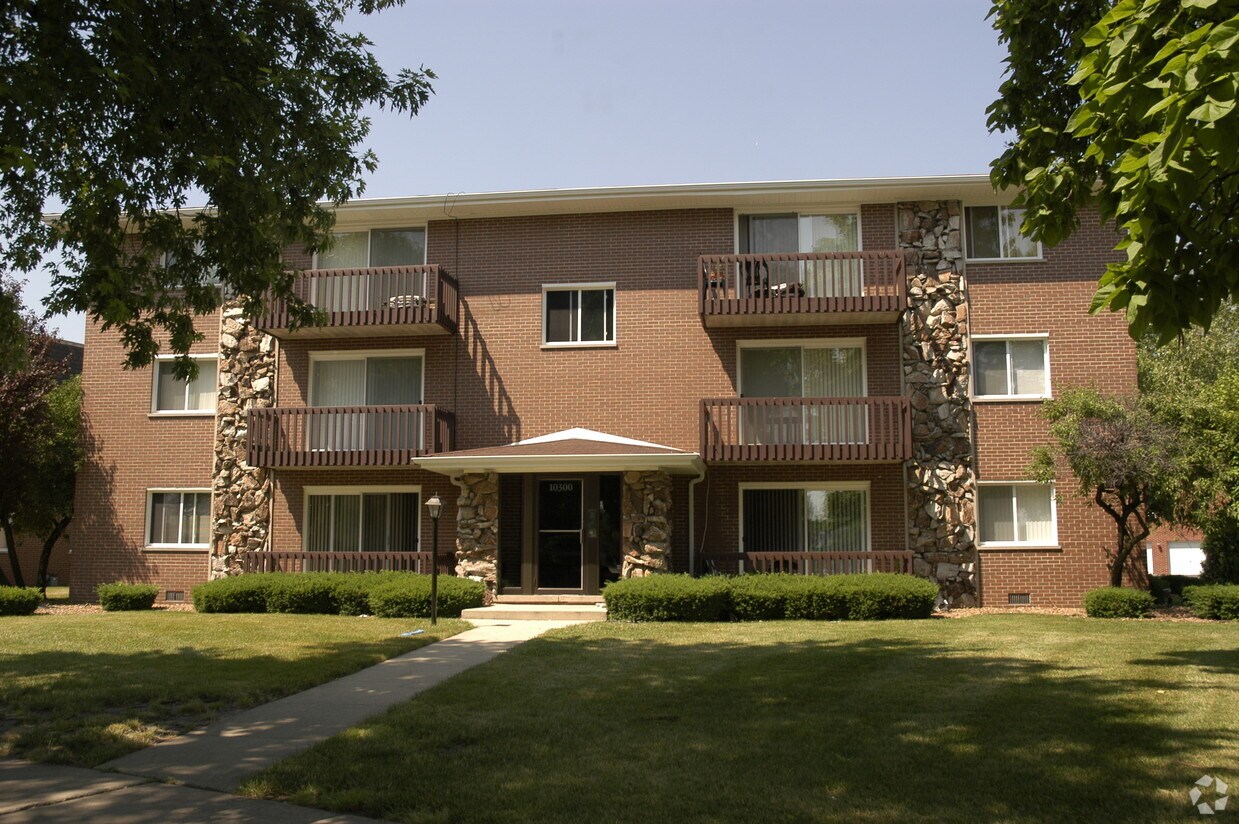 Foto principal - 10300 Parkside Ave