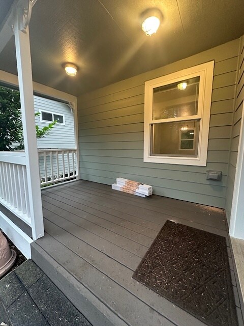 Foto del edificio - 594 N Elm St