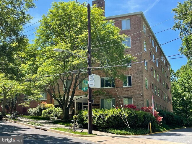 Building Photo - 4100 W St NW
