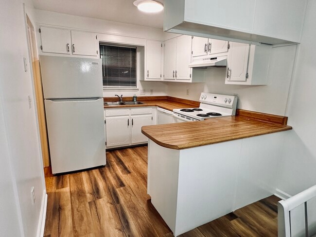 Building Photo - 505 Portage Ave