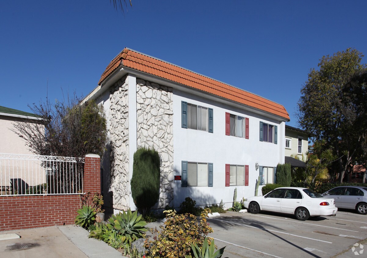Primary Photo - 2482 B St