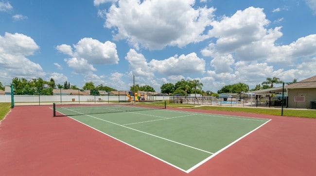 Tennis Court - Meadowbrook Village