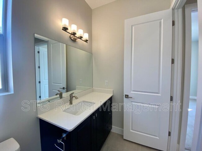 Foto del edificio - 1233 W Hopewell Dr