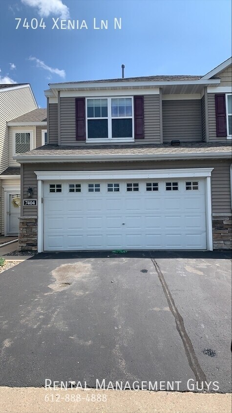 Foto principal - Beautiful 3 Bedroom Townhome in Quiet Area!