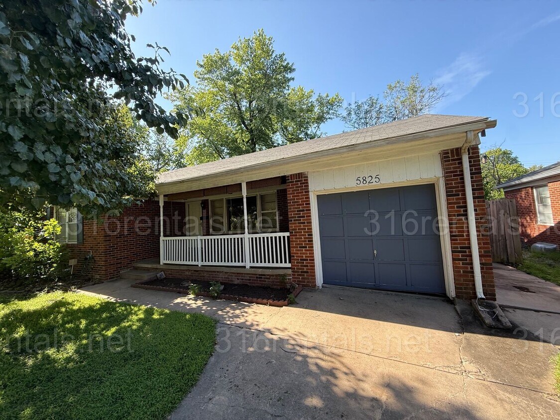 Foto principal - $995 - 2 bedroom / 1 bathroom - Single Fam...