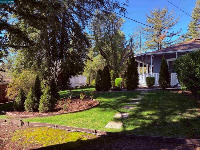 Foto del edificio - 143 Pulido Rd