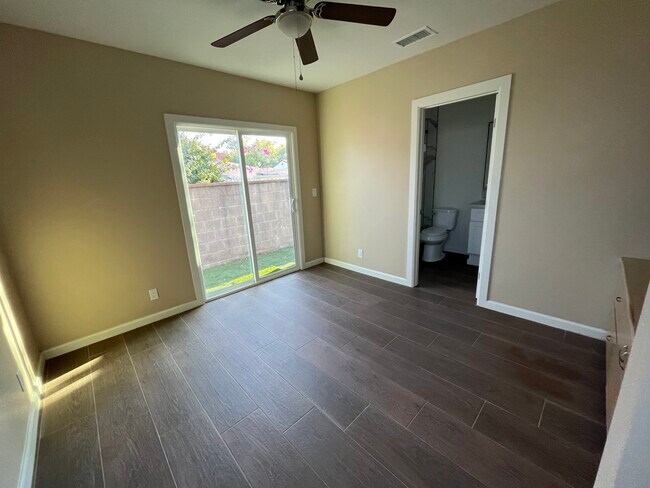 Foto del edificio - 13836 Cohasset St