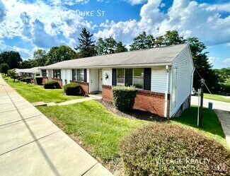 Building Photo - 509 E Maple St