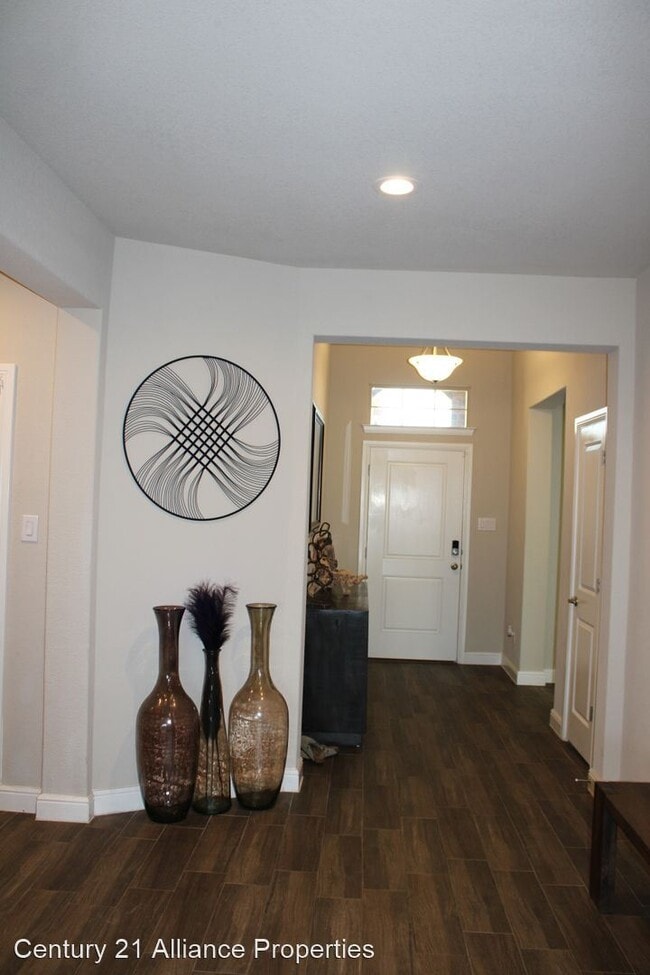 Building Photo - 4 br, 2 bath House - 1233 Bosque Lane