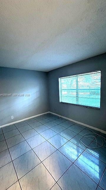 Foto del edificio - 10176 Twin Lakes Dr