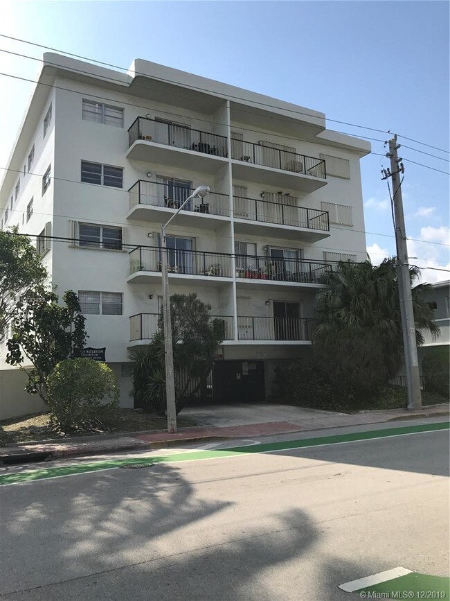 Building Photo - BYRON WATERVIEW CONDO