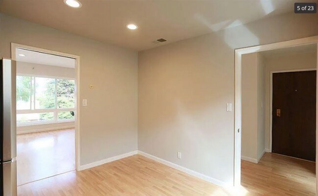 Building Photo - 338 Kirkham St