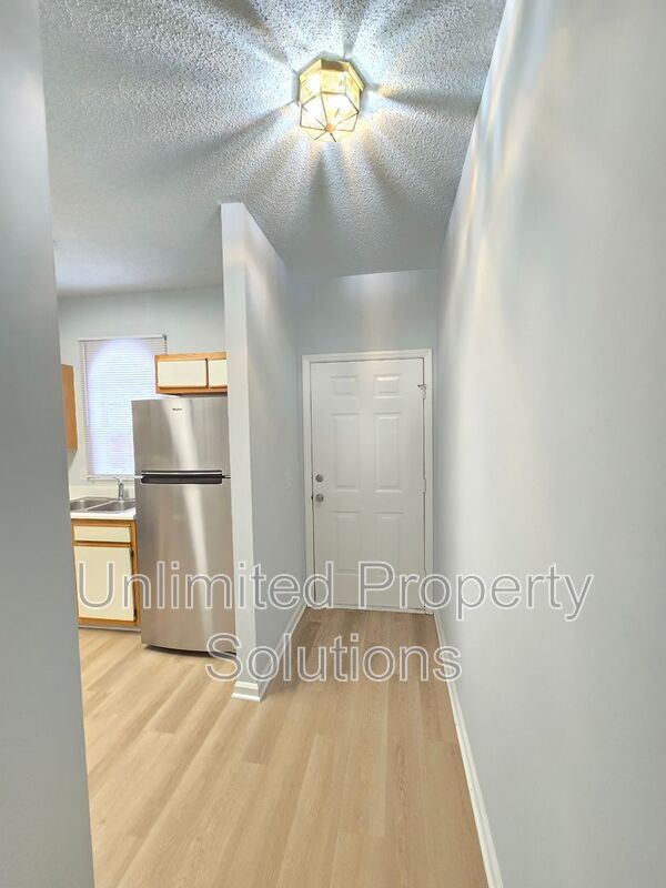 Foto del edificio - 733 Bragg Dr