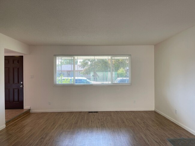 Foto del edificio - Newly renovated 3/2 Home in Quiet Neighbor...