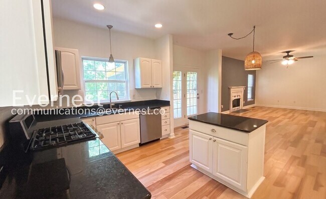Foto del edificio - 8144 Settlers Way