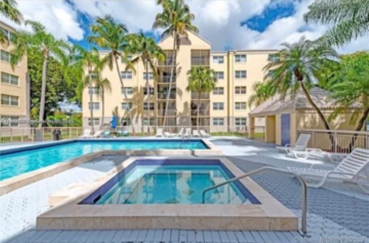 Primary Photo - 8343 Lake Dr