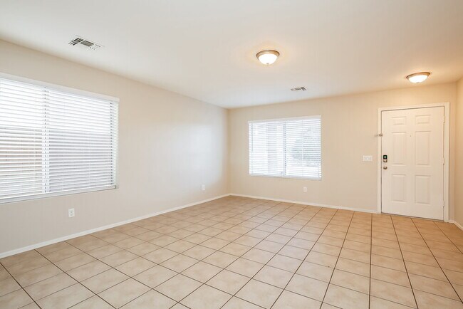 Foto del edificio - 22962 W La Pasada Blvd