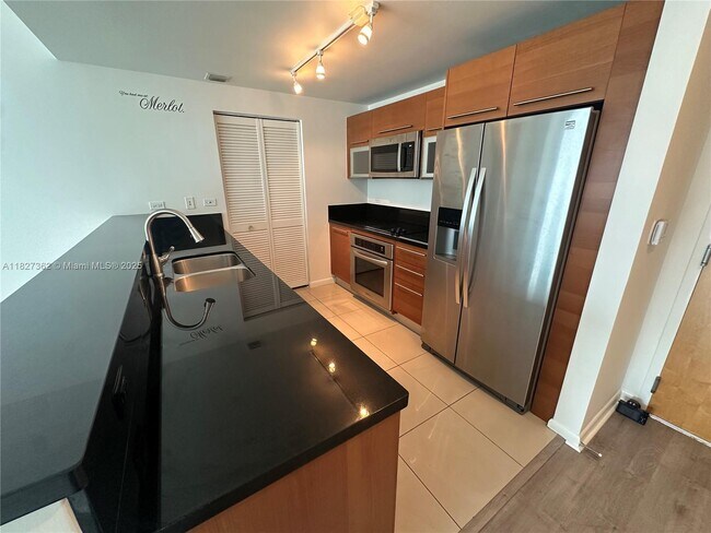 Foto del edificio - 253 NE 2nd St