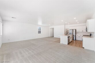 Building Photo - 1002 Solemn Cactus Ave