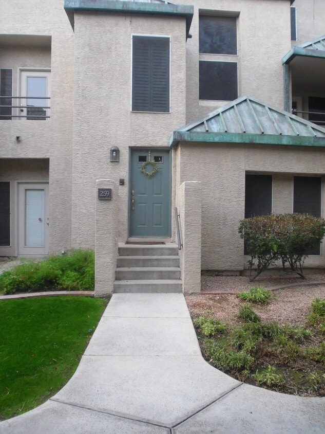 Primary Photo - 101 N 7th St