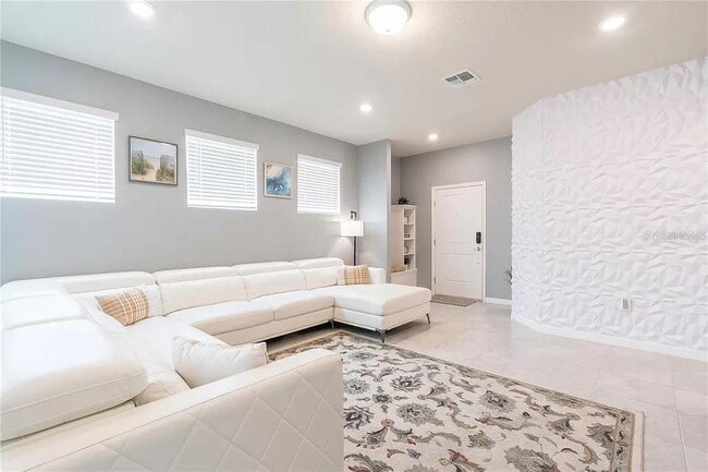 Foto del edificio - 7243 Oakmoss Loop