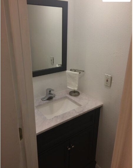 Foto del edificio - 561 E Cobblestone Dr