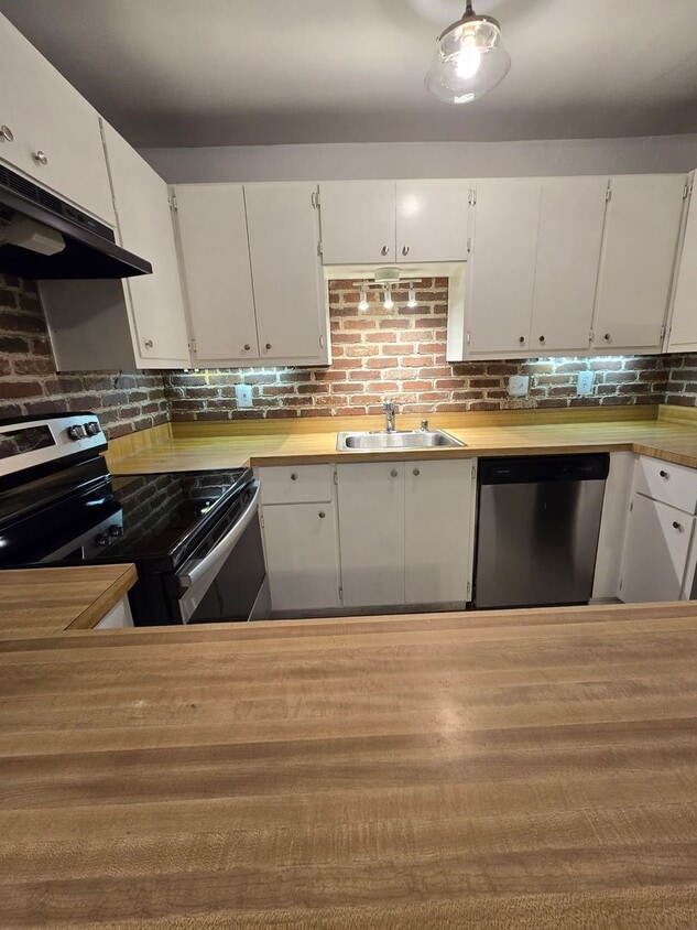 Beautiful Ground Floor Unit- 1BD/1.5BA - Beautiful Ground Floor Unit-  1BD/1.5BA